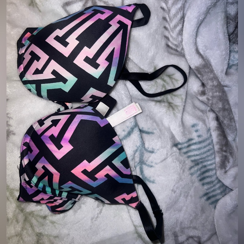Multicolor push-up bra from pink